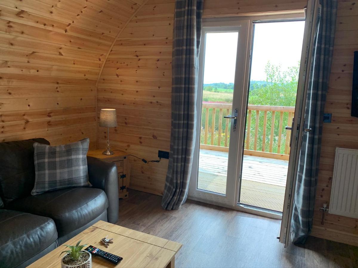 Pond View Pod 3 With Private Hot Tub -Fife - Loch Leven - Lomond Hills Villa Kelty Kültér fotó